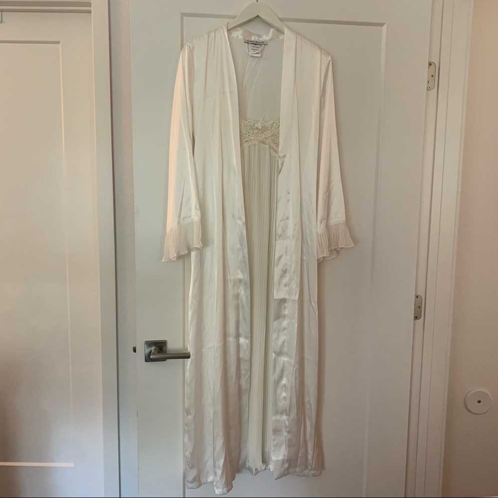 Intimo Donatella 2pc robe with slip nightgown in cream full length size S/M